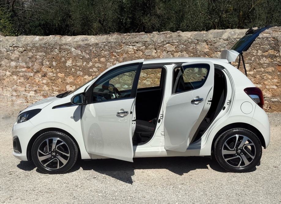 PEUGEOT 108 1.0 Allure *reg. godinu dana/5 vrata/sva oprema*, fotografija 6