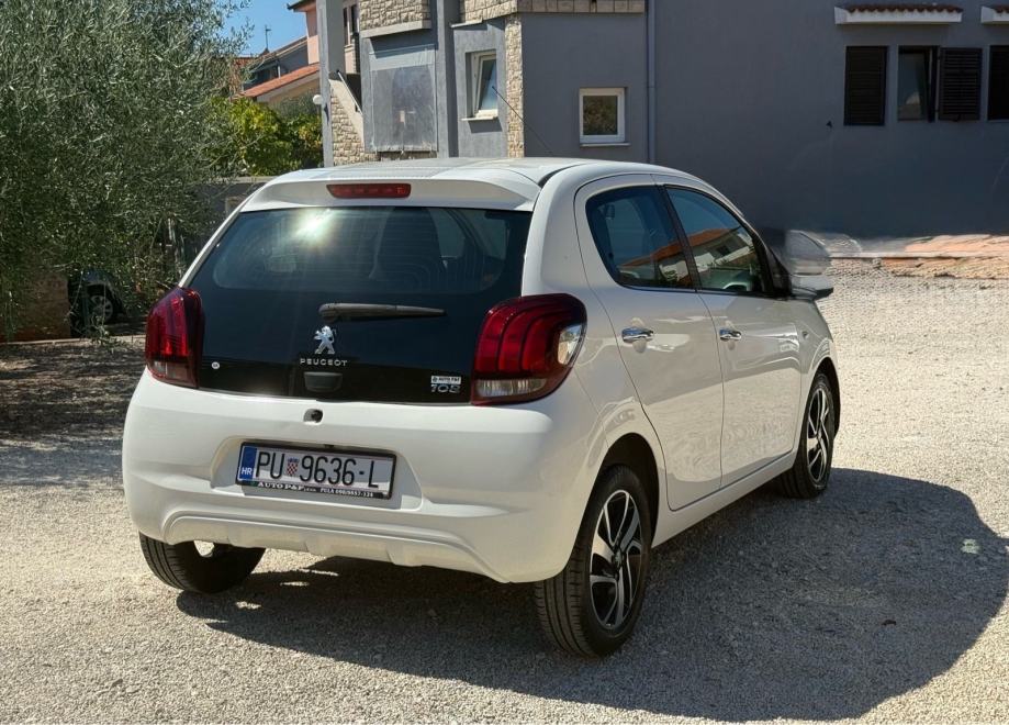 PEUGEOT 108 1.0 Allure *reg. godinu dana/5 vrata/sva oprema*, fotografija 9