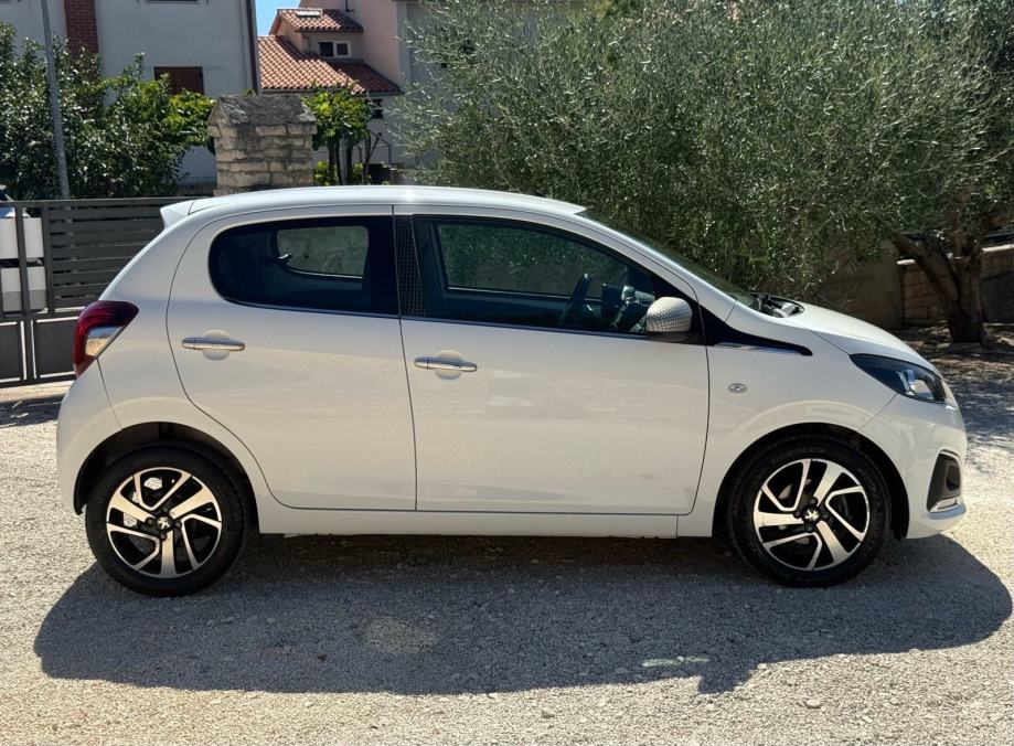 PEUGEOT 108 1.0 Allure *reg. godinu dana/5 vrata/sva oprema*, fotografija 10