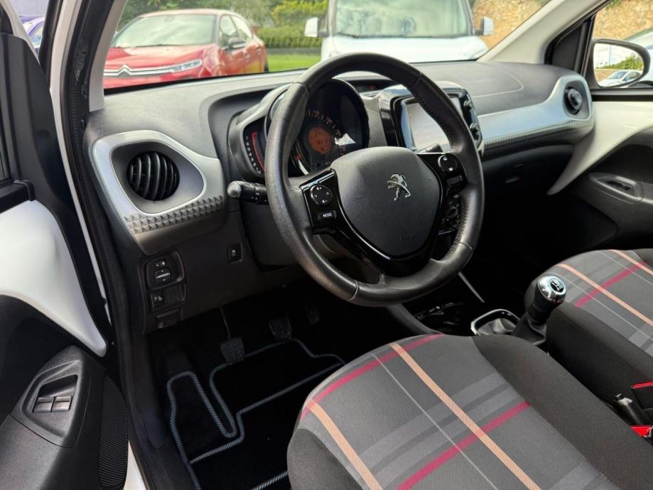 PEUGEOT 108 1.0 Allure *reg. godinu dana/5 vrata/sva oprema*, fotografija 15