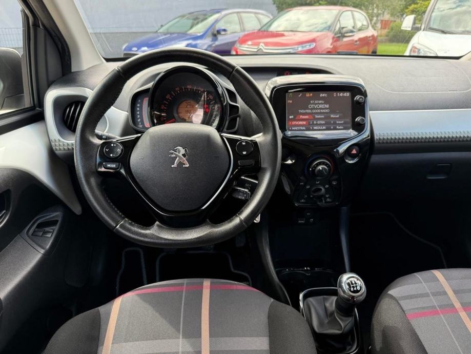 PEUGEOT 108 1.0 Allure *reg. godinu dana/5 vrata/sva oprema*, fotografija 16