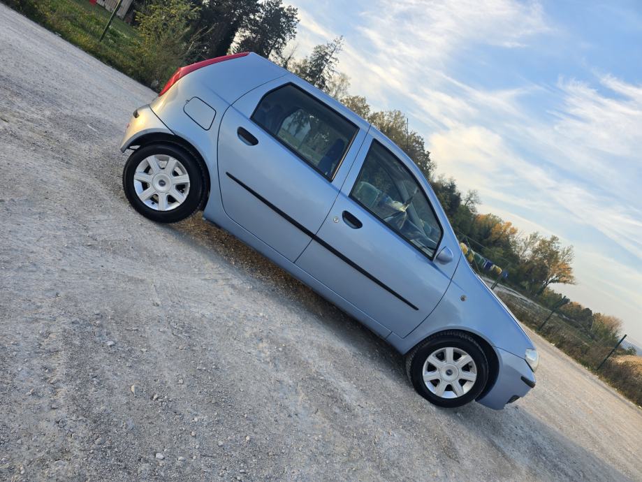 Punto 1,3 Multijet 16V automatik Servo,Klima,Maglenke,Alu Kredit-Zamj, fotografija 6