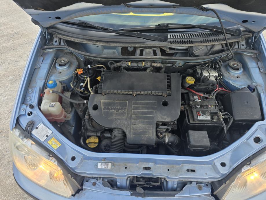 Punto 1,3 Multijet 16V automatik Servo,Klima,Maglenke,Alu Kredit-Zamj, fotografija 15