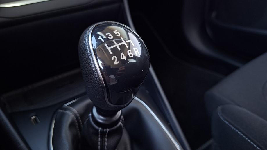 Rabljeno vozilo Ford Fiesta 1.0 Ecoboost, Benzin, fotografija 16