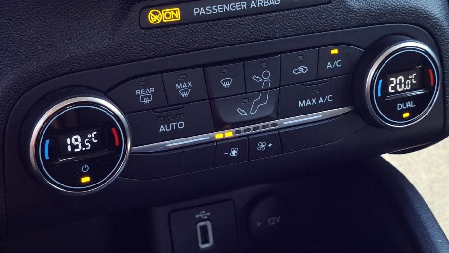 Rabljeno vozilo Ford Focus 1.0 EcoBoost Active, Benzin, fotografija 13