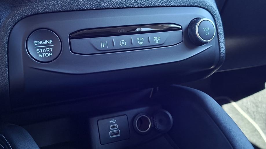 Rabljeno vozilo Ford Focus 1.5 Ecoblue Automatic, Diesel, fotografija 13