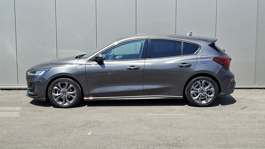 Rabljeno vozilo Ford Focus 1.5 Ecoblue Automatic ST-line, Diesel, fotografija 2