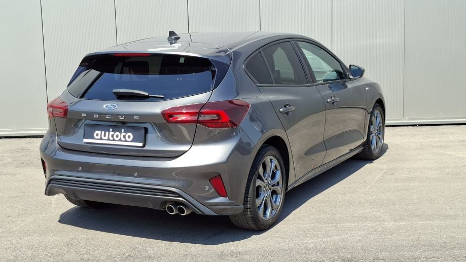 Rabljeno vozilo Ford Focus 1.5 Ecoblue Automatic ST-line, Diesel, fotografija 3
