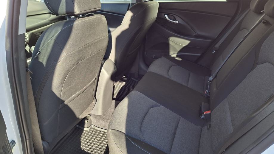 Rabljeno vozilo Hyundai I30 Karavan 1.0 T-GDI, Benzin, fotografija 8
