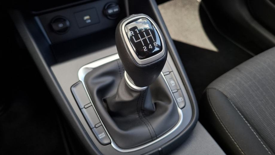 Rabljeno vozilo Hyundai Kona 1.0 T-GDI, Benzin, fotografija 16