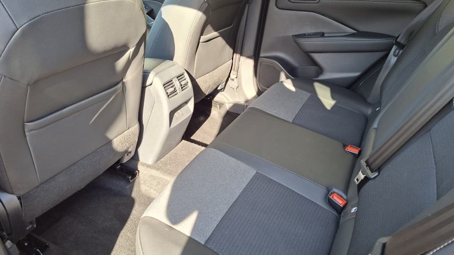 Rabljeno vozilo Nissan Qashqai 1.3 DIG-T MHEV X-tronic, Benzin, fotografija 8