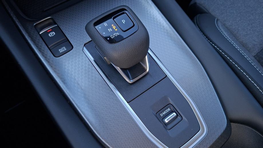 Rabljeno vozilo Nissan Qashqai 1.3 DIG-T MHEV X-tronic, Benzin, fotografija 15