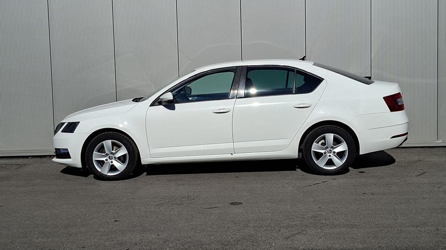 Rabljeno vozilo Škoda Octavia 1.6 TDI DSG, Diesel, fotografija 2