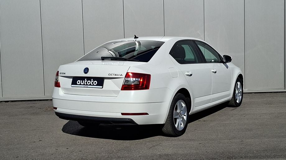 Rabljeno vozilo Škoda Octavia 1.6 TDI DSG, Diesel, fotografija 3