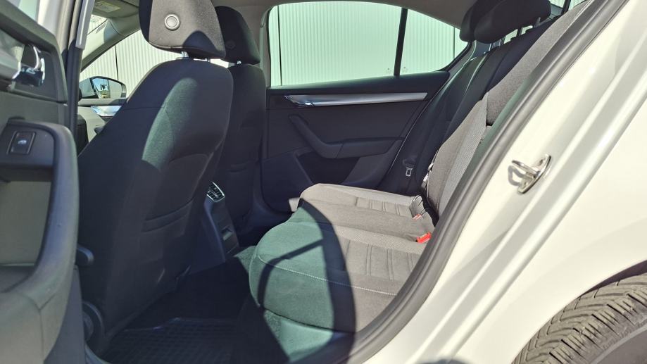 Rabljeno vozilo Škoda Octavia 1.6 TDI DSG, Diesel, fotografija 7