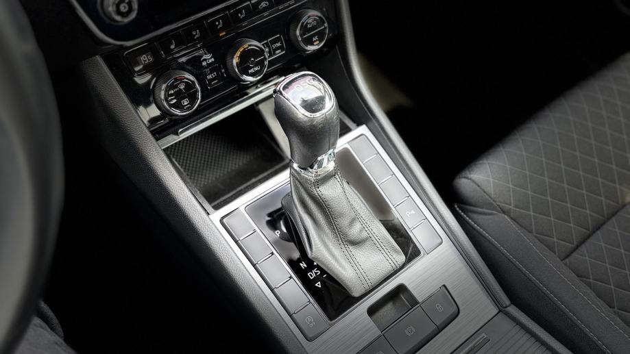 Škoda Superb 2.0 TDI DSG, fotografija 10
