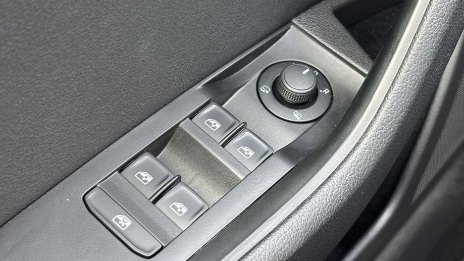 Škoda Superb 2.0 TDI DSG, fotografija 17