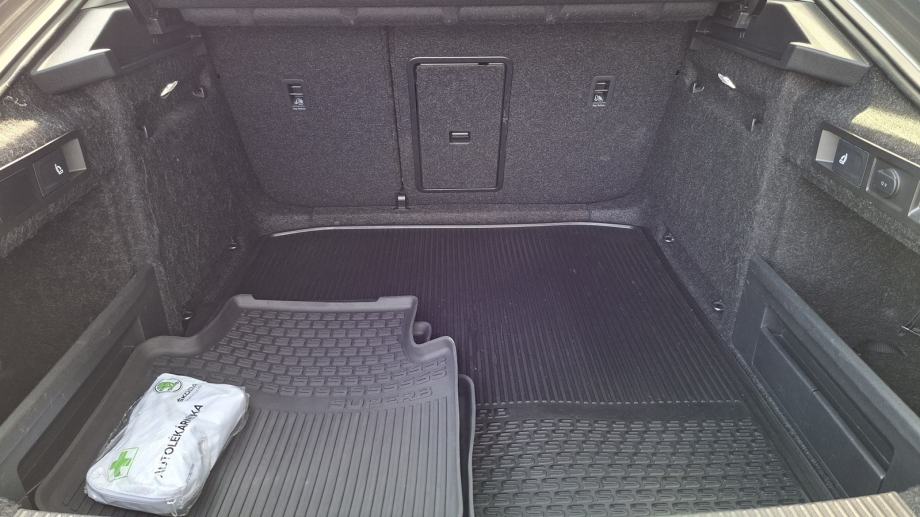 Škoda Superb 2.0 TDI DSG, fotografija 18