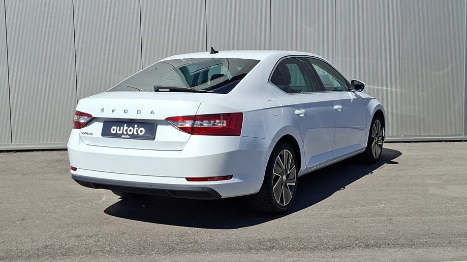 Rabljeno vozilo Škoda Superb 2.0 TDI DSG, Diesel, fotografija 3