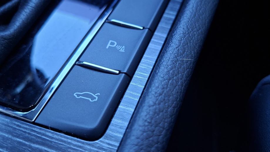 Rabljeno vozilo Škoda Superb 2.0 TDI DSG, Diesel, fotografija 15