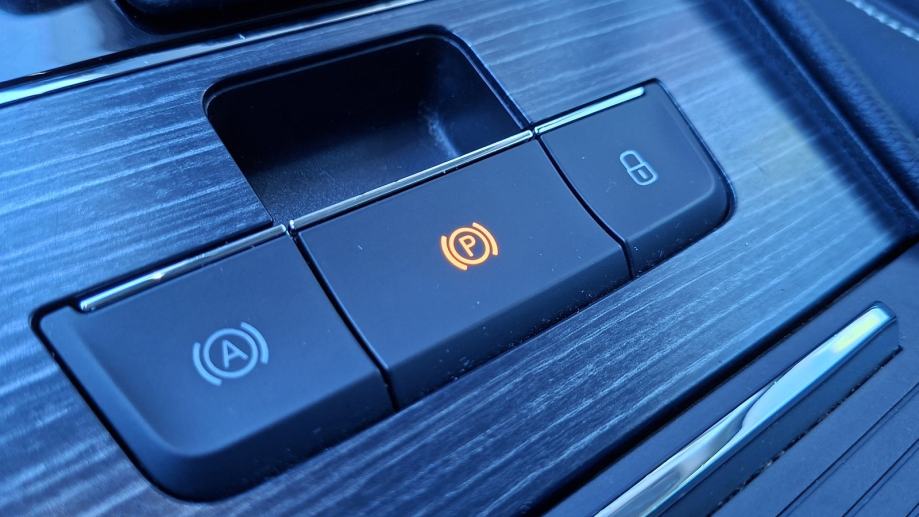Rabljeno vozilo Škoda Superb 2.0 TDI DSG, Diesel, fotografija 16