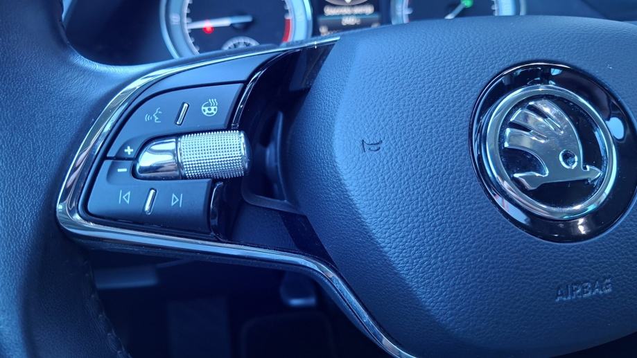 Rabljeno vozilo Škoda Superb 2.0 TDI DSG, Diesel, fotografija 19