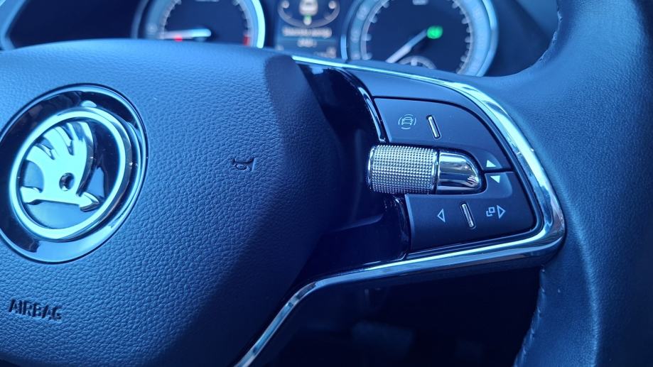 Rabljeno vozilo Škoda Superb 2.0 TDI DSG, Diesel, fotografija 20