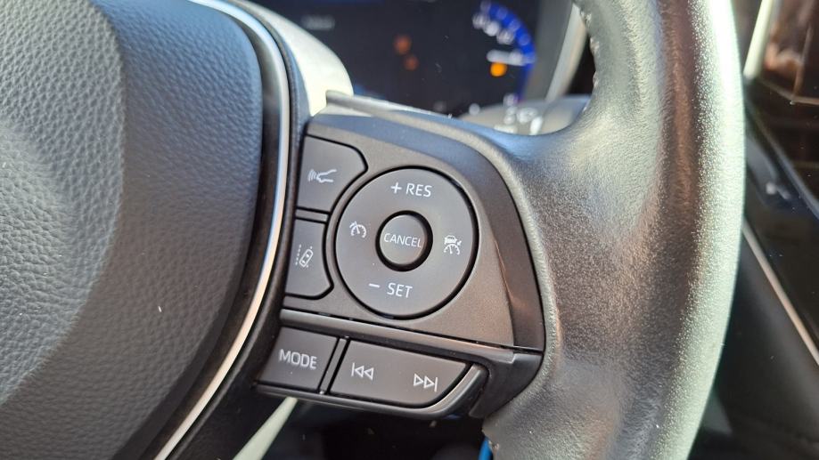 Rabljeno vozilo Toyota Corolla 1.5, Benzin, fotografija 17