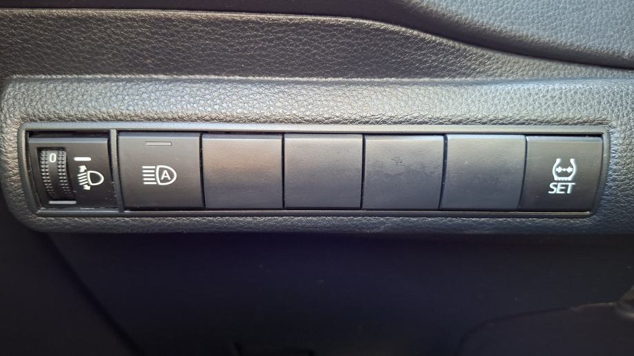 Rabljeno vozilo Toyota Corolla 1.5, Benzin, fotografija 19