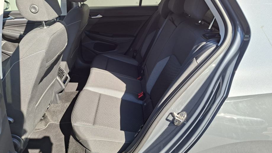 Rabljeno vozilo VW Golf VIII 2.0 TDI DSG, Diesel, fotografija 7