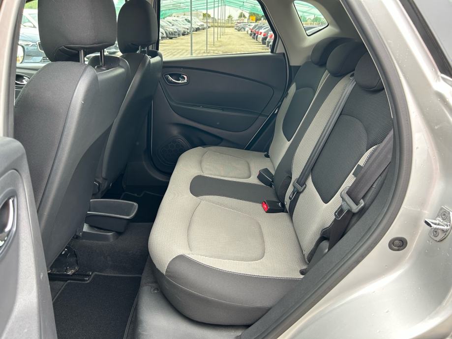 Renault Captur 0.9 TCe 2016.,VELIKI SERVIS, PARK SENZ.,NAVI, CAR PASS, fotografija 13