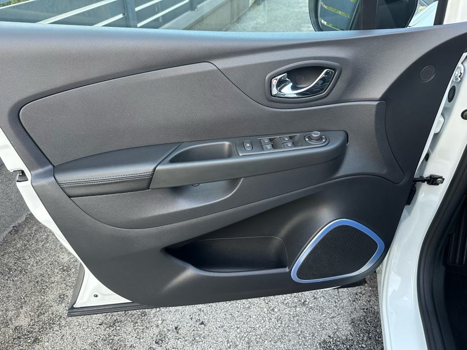 Renault Captur 1.2 TCE - 120ks - REG 09/2027 - DVOBOJAN - ODLIČAN!!, fotografija 14