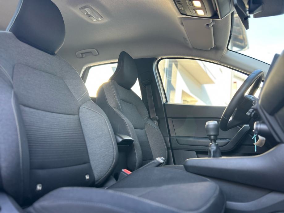 Renault Captur 1.5 dci 85KW 2020G.NOVI MODEL LED TOP STANJE SERVISNA, fotografija 18