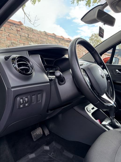 Renault Captur Luxe TCe 120 automatik, Kamera, PDC, navi, reg.10./2027, fotografija 15