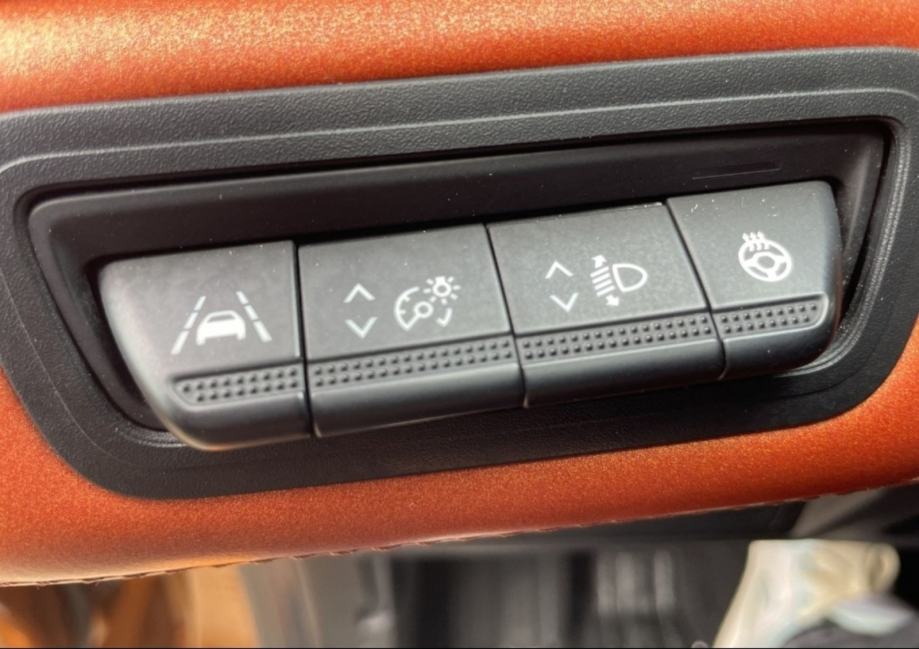 Renault Captur TCe 130 EDC,95TKM,SERV.,NAVI.,LED,ALU.,PDC,KAM.,INTENS, fotografija 10