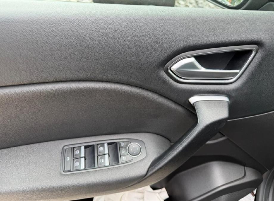 Renault Captur TCe 130 INTENS 130KS/JAMSTVO/LED/NAV/KAM/RAČUNI SERVISA, fotografija 7