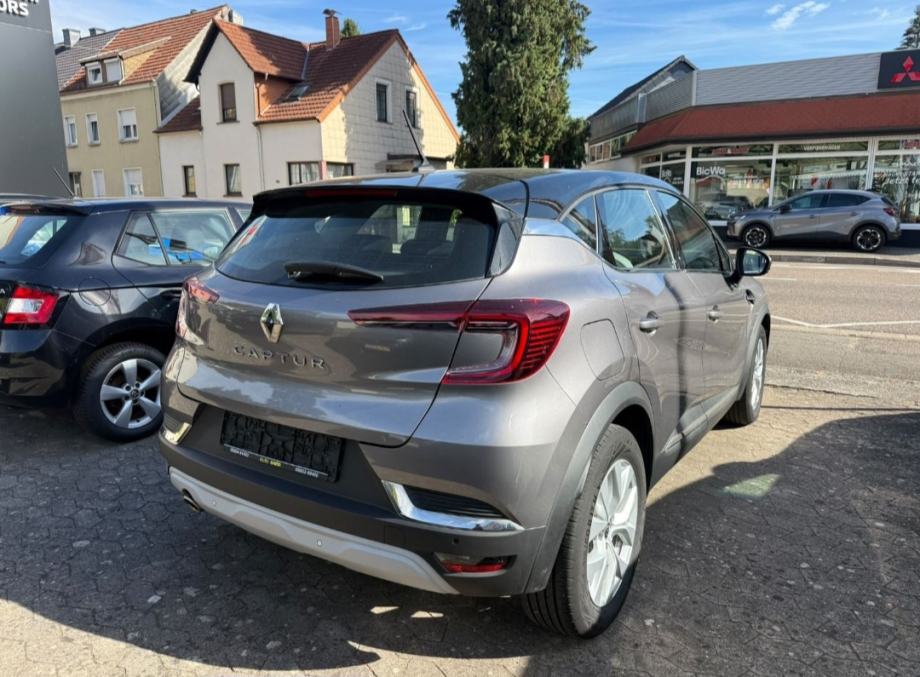 Renault Captur TCe 140 INTENS 140KS/LED/NAVI/KAM/REN. SERVISNA/JAMSTVO, fotografija 3