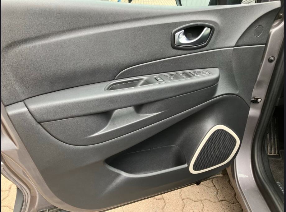 Renault Captur TCe,35TKM,NAVI,LED,PDC,ALU,TEMPOMAT,INTENSE, fotografija 9