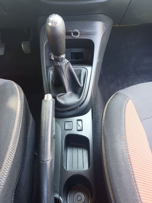 Renault Captur TCe 90, fotografija 10