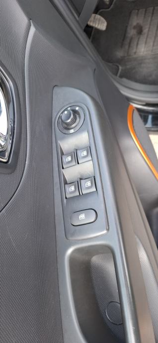 Renault Captur TCe 90, fotografija 7