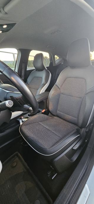 Renault Captur 1.3 TCe 155 EDC Edition One, fotografija 9