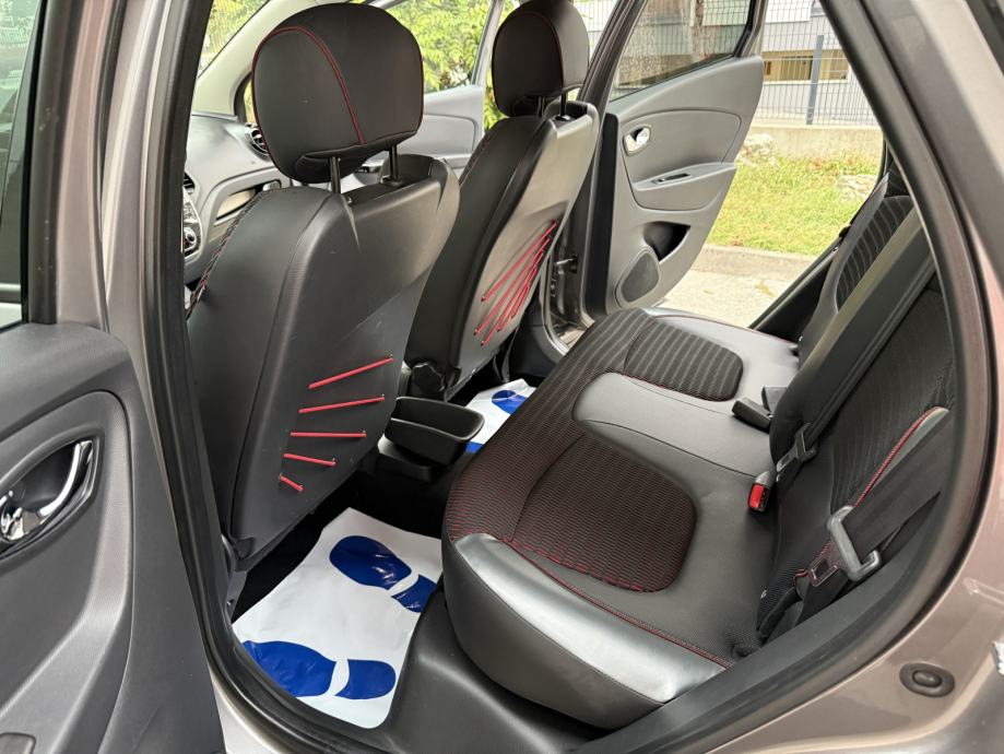 Renault Captur TCe *HELLY HANSEN* 120 EDC Automatik *X-Mod* NAVI, PDC, fotografija 10