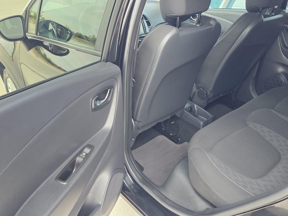 Renault Captur TCe LIMITED,ALU,NAVI,NOVE GUME, fotografija 17