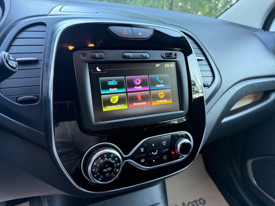 Renault Captur TCe LIMITED-PRVI VLASNIK-LED-NAVI-TEMP.-AUT. KLIMA-PDC, fotografija 15