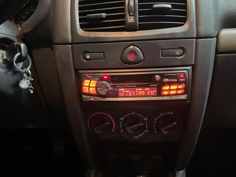 Renault Clio 1,2 1. Vlasnik samo 109000km, fotografija 11