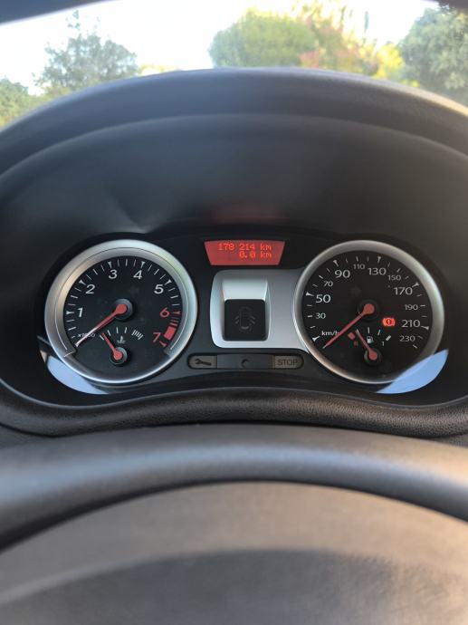 Renault Clio 1,2 16V benzin, 178200 km, reg. do 06/2027, fotografija 10
