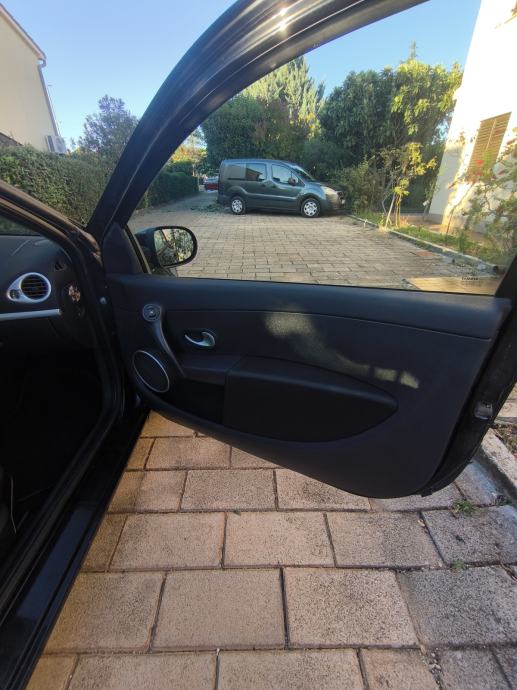 Renault Clio 1,2 16V benzin, 178200 km, reg. do 06/2027, fotografija 6