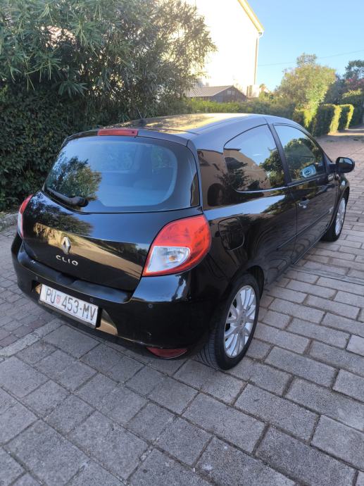 Renault Clio 1,2 16V benzin, 178200 km, reg. do 06/2027, fotografija 3