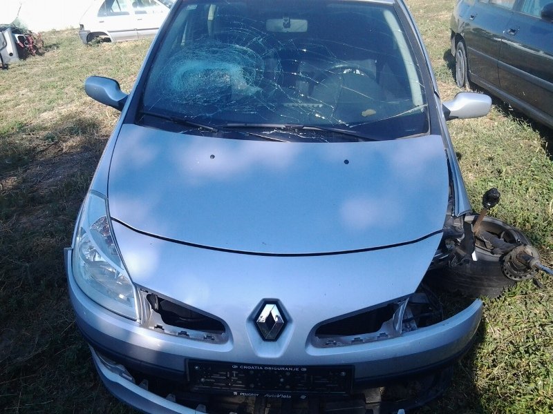 Renault Clio 3 1.2 16V  OŠTEĆEN karambol