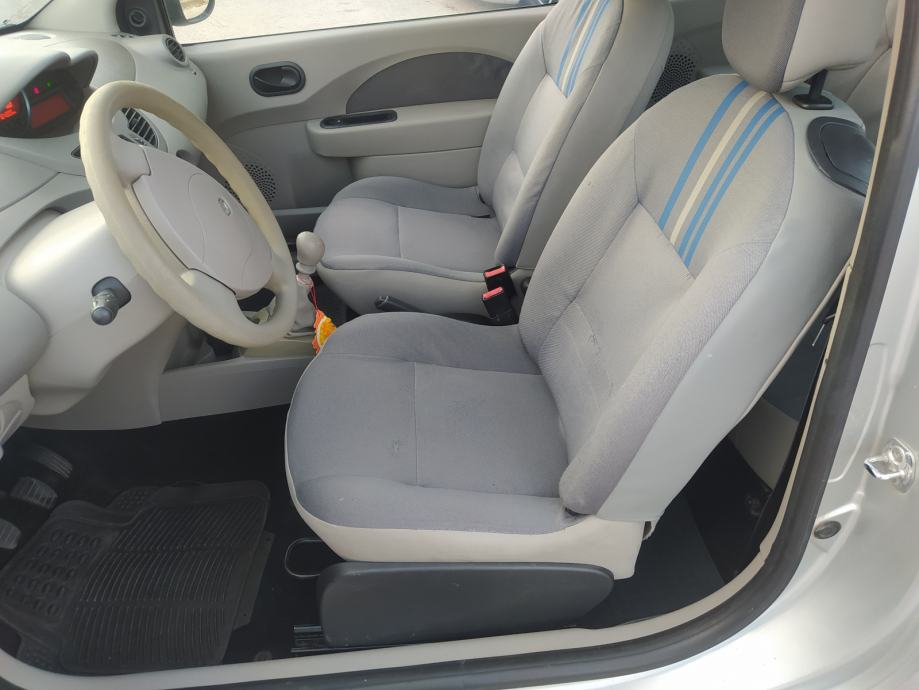 Renault TWINGO 1,2 8V KLIMA,SAMO 160 TKM.IMA POTVRDA,NEMA RUZINE, fotografija 6
